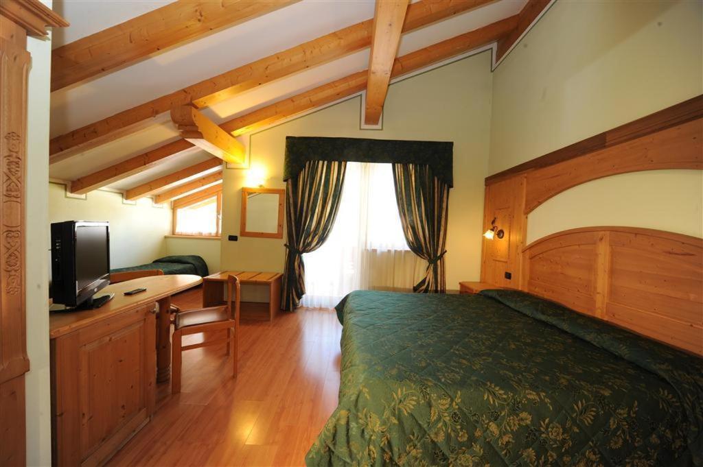 Hotel Canada Pinzolo Pokoj fotografie
