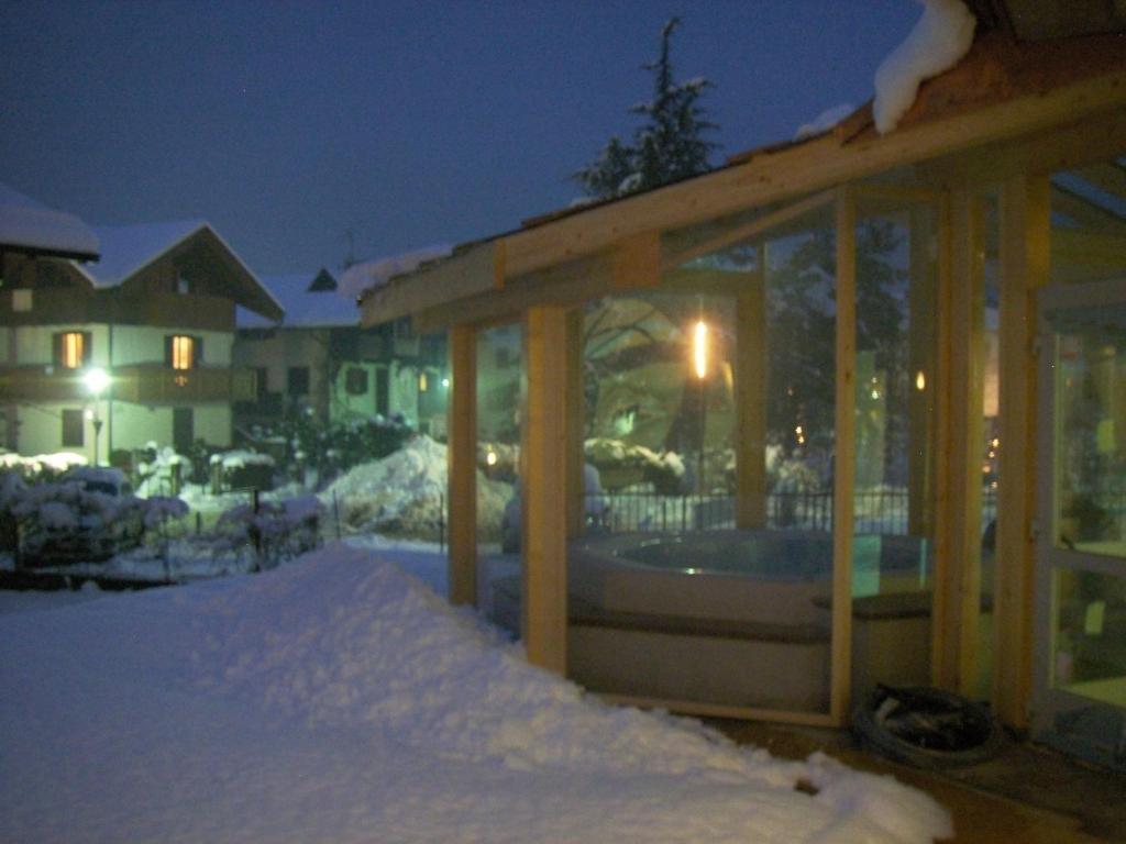 Hotel Canada Pinzolo Exteriér fotografie